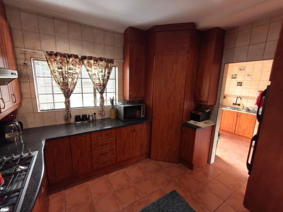 3 Bedroom Property for Sale in Safari Gardens North West